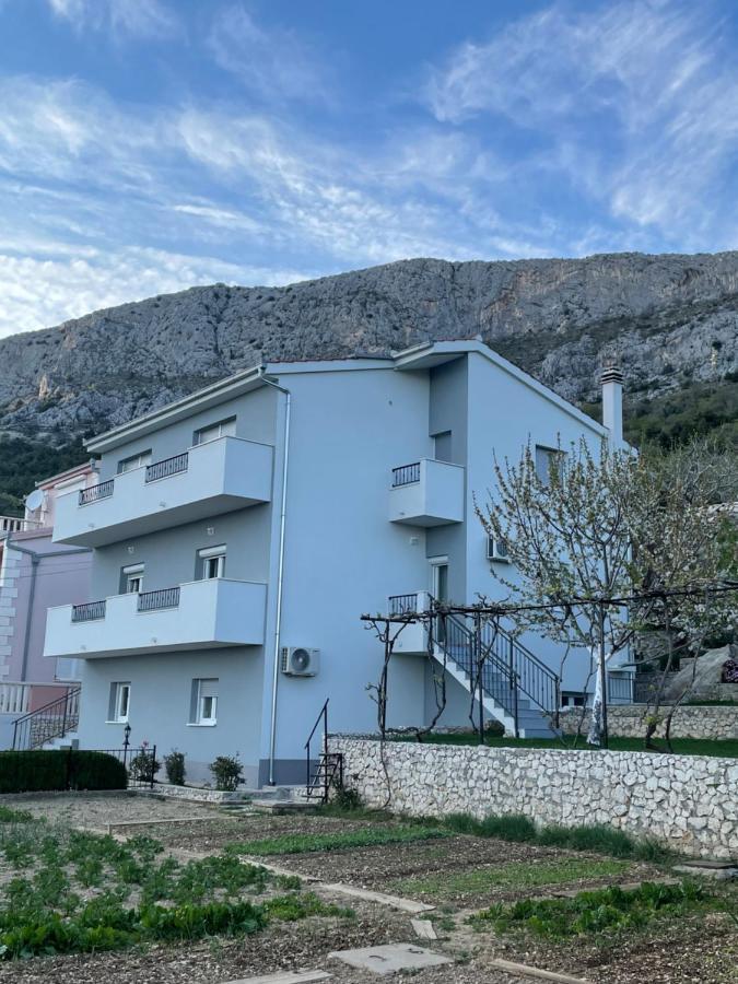 Apartman Bili Solin Exteriör bild
